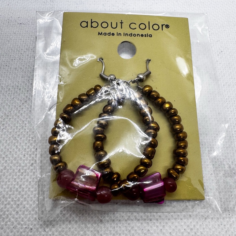 Artisan Beaded & Shell Costume Jewelry Purple NWT Necklace Bracelet Earrings Set - Picture 9 of 9